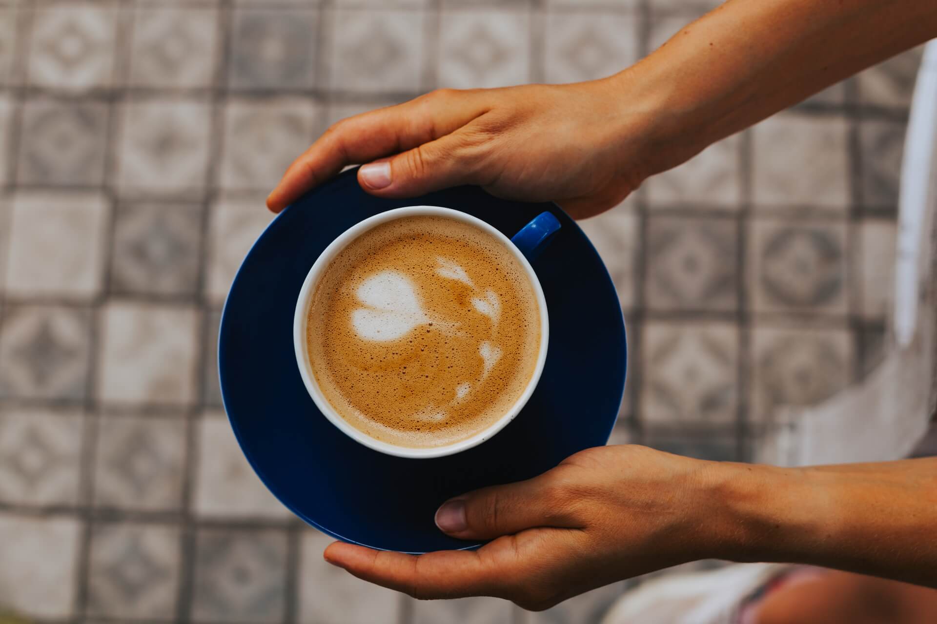 Жалаңаш письки мен есектің фотосуреттері